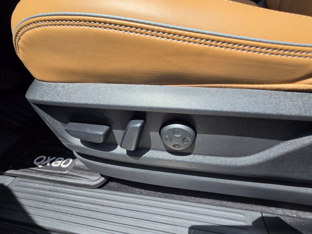 2027 INFINITI QX80 LUXE