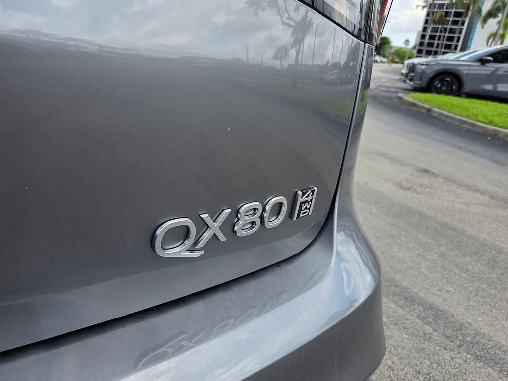 2027 INFINITI QX80 LUXE