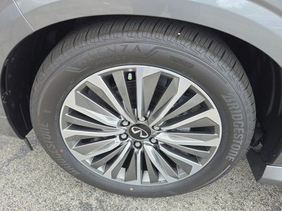 2027 INFINITI QX80 LUXE