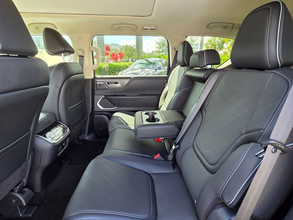 2027 INFINITI QX80 LUXE