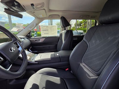 2027 INFINITI QX80 LUXE